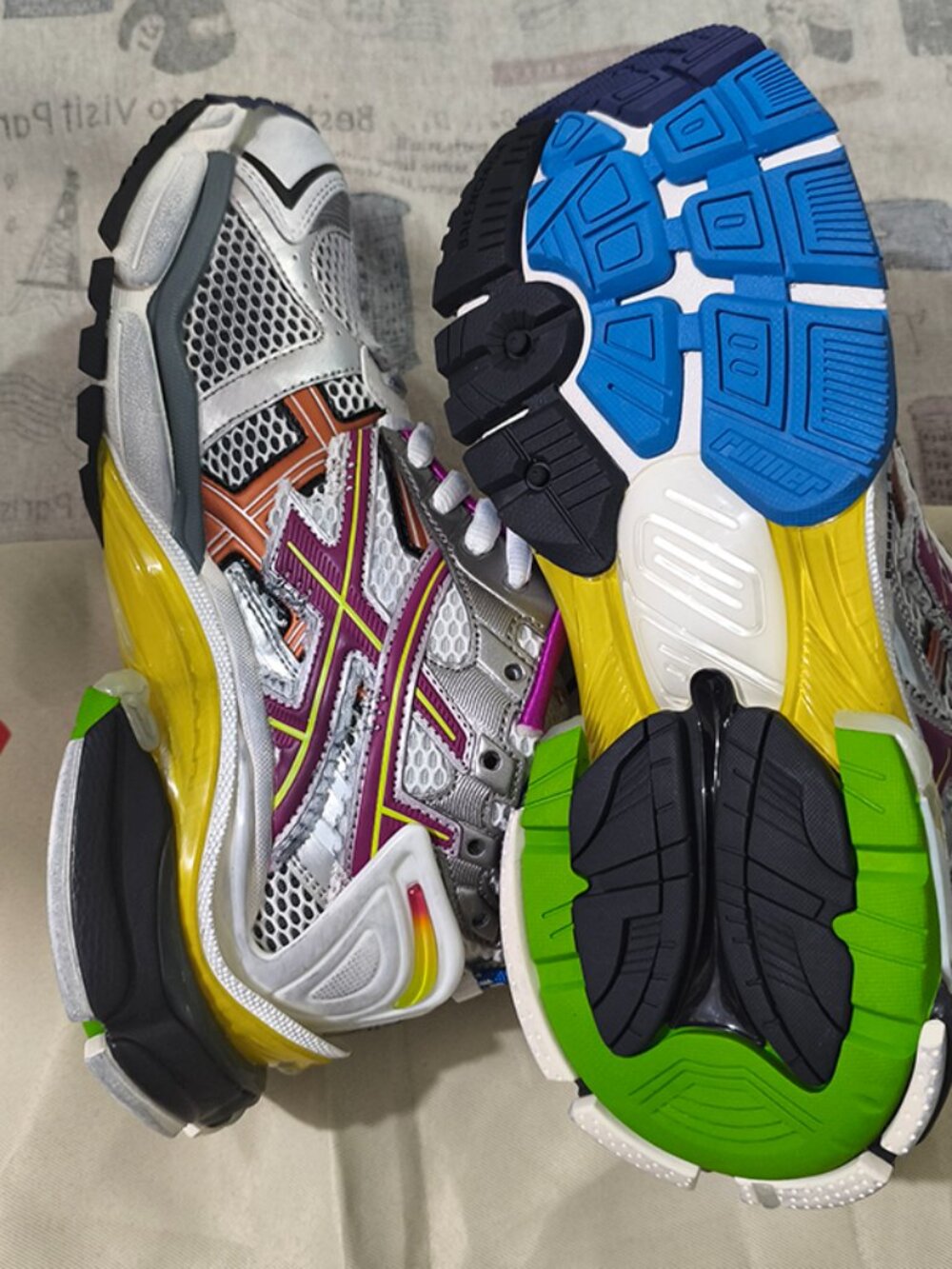 Balenciaga Color-Blocked Chunky Sneakers - Picture 8 of 8